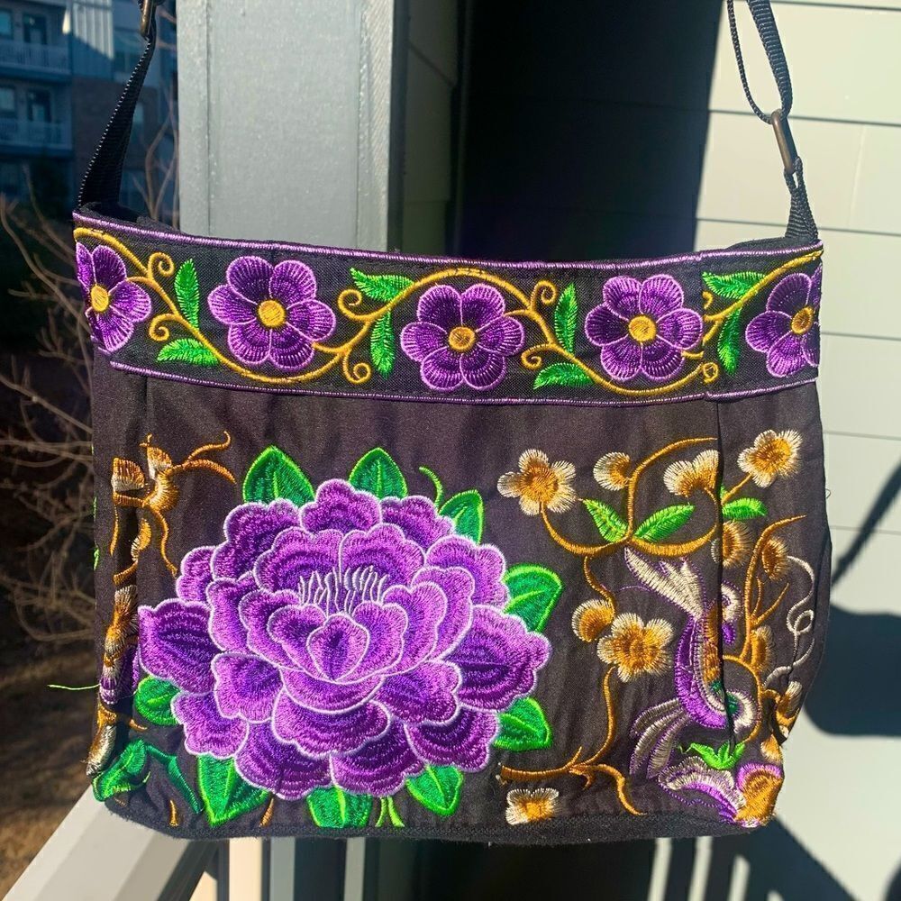 Artisan floral embroidered handbag 